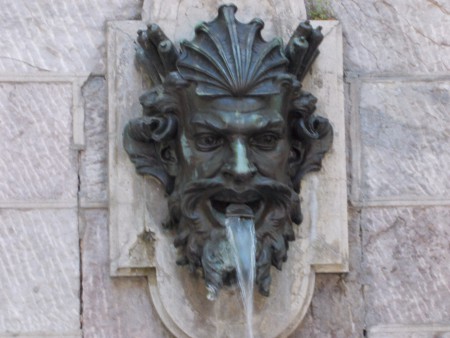 1.5 euros, frais de port compris